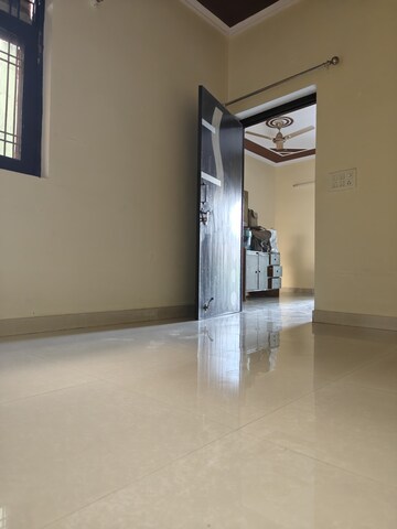 Room in 2.5 BHK Independent House at Spring Field, Sector 31 – for Sale