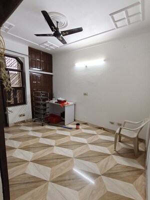 Parking in 2.5 BHK Independent House at Spring Field, Sector 31 – for Sale