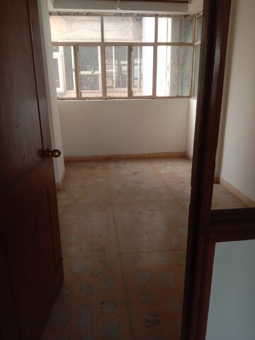 Room in 3 BHK Apartment at Sector 18 Dwarka – for Rent