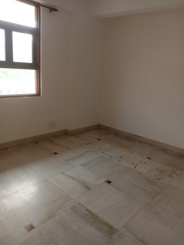 Room in 3 BHK Apartment at Sector 18 Dwarka – for Rent