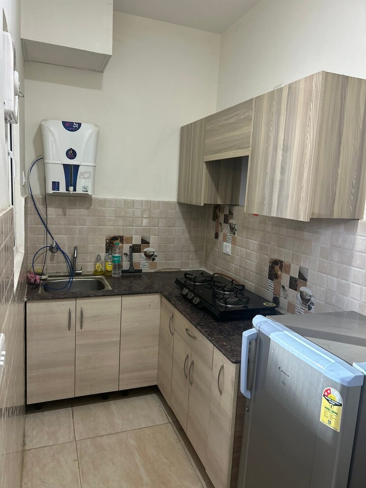 Kitchen, ip extension 3 Bedroom 1400 Sq.Ft. Apartment In Ip Extension Delhi 9037551