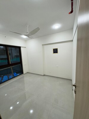 Room in 2 BHK Apartment at Shikara Heights, Sion – for Sale