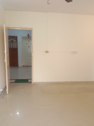 Room in 1 BHK Apartment at Narayan Heritage CHS Ltd, Dahisar West – for Rent