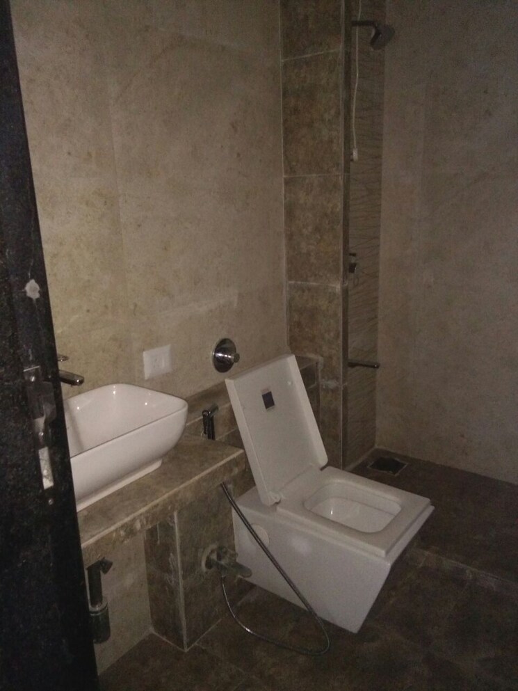 Bathroom, mhada-apartments 1 Bedroom 560 Sq.Ft. Apartment In Goregaon East Mumbai 9037554