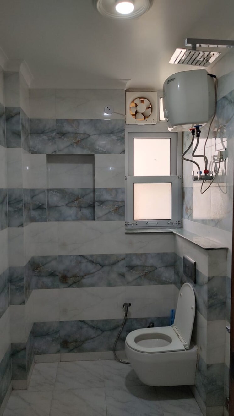 Bathroom, sector 18 dwarka 2 Bedroom 1300 Sq.Ft. Apartment In Sector 18 Dwarka Delhi 9037592