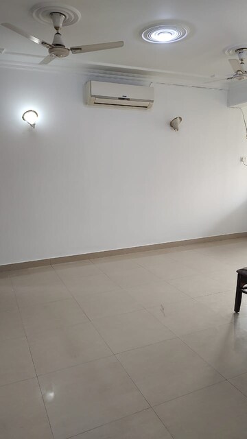 Room in 2 BHK Apartment at Sector 18 Dwarka – for Rent