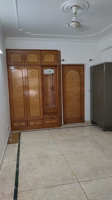 Room in 2 BHK Apartment at Sector 18 Dwarka – for Rent