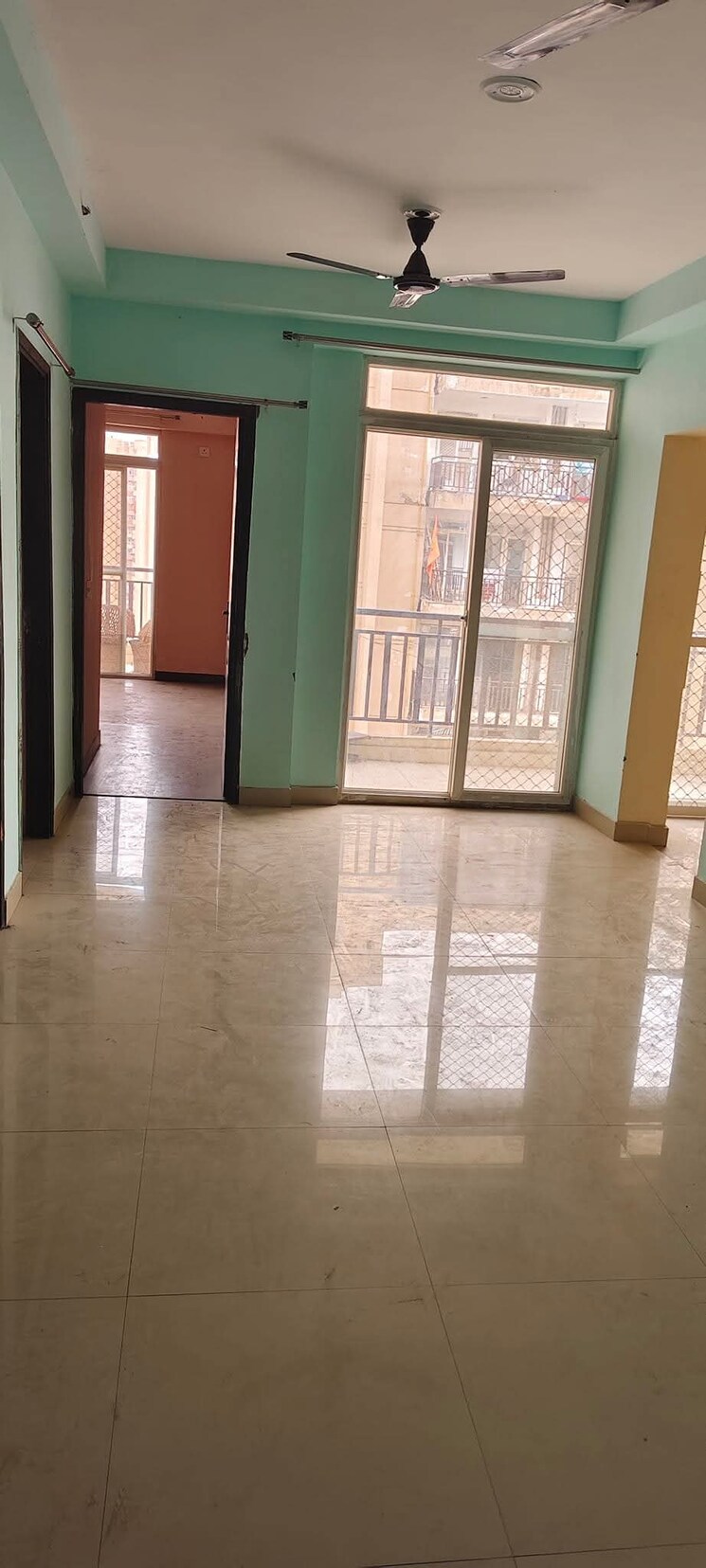 Room, ip extension 2 Bedroom 1000 Sq.Ft. Apartment In Ip Extension Delhi 9037612