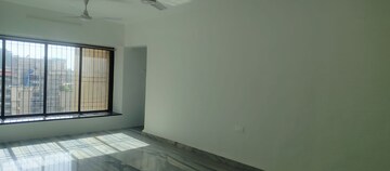 Room in 3 BHK Apartment at Golden Heights Andheri West, Andheri West – for Rent