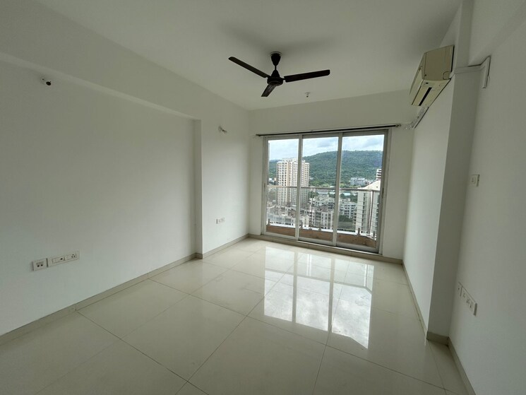 Room, soham-crystal-spires 3 Bedroom 1000 Sq.Ft. Apartment In Ghodbunder Road Thane 9037618