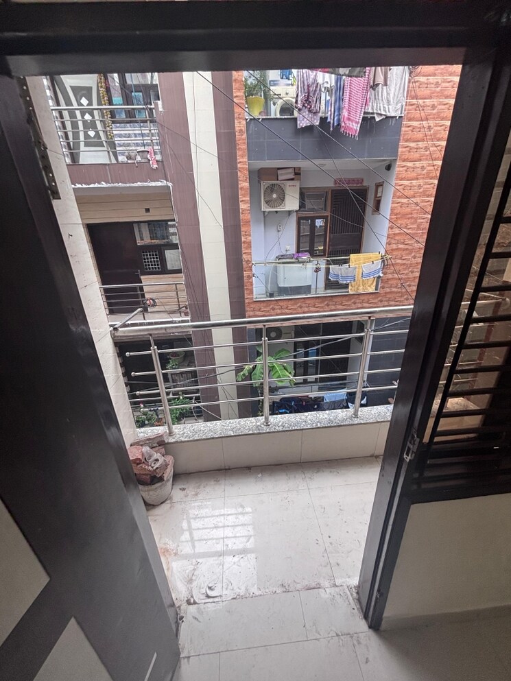 Balcony, mansa ram park 1.5 Bedroom 360 Sq.Ft. Builder Floor In Mansa Ram Park Delhi 9037677