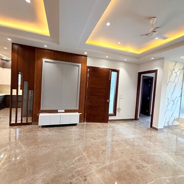 Room in 3 BHK Builder Floor at Sector 105 – for Rent