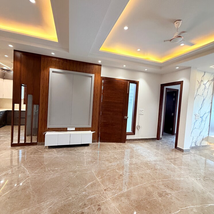 Room, sector 105 3 Bedroom 3229 Sq.Ft. Builder Floor In Sector 105 Noida 9037671