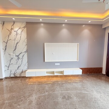 Room in 3 BHK Builder Floor at Sector 105 – for Rent