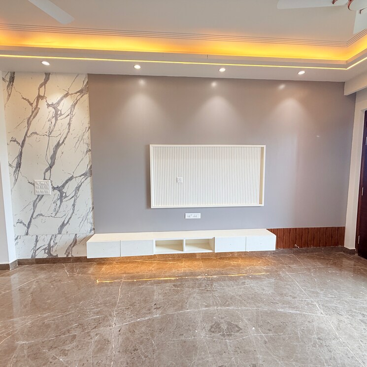 Room, sector 105 3 Bedroom 3229 Sq.Ft. Builder Floor In Sector 105 Noida 9037671