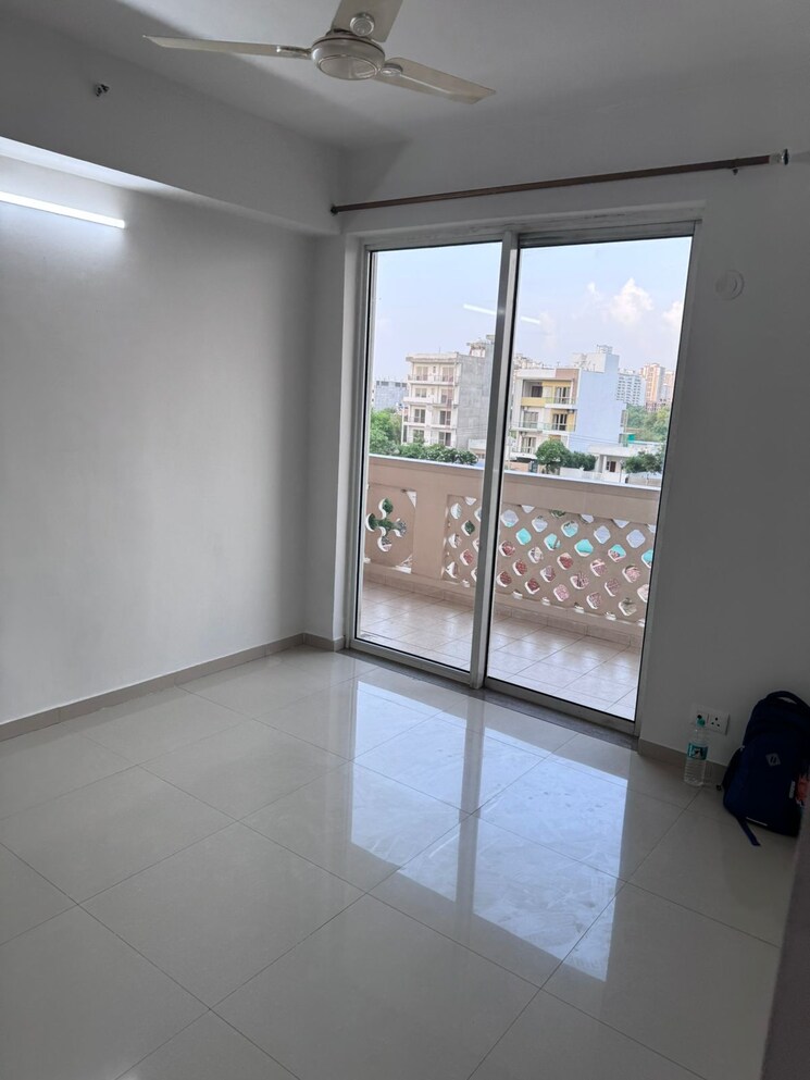 Room, dlf-new-town-heights-iii 3.5 Bedroom 2364 Sq.Ft. Apartment In Sector 91 Gurgaon 9037569