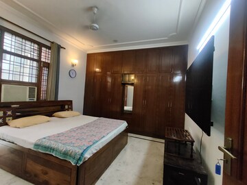 Bedroom in 3 BHK Independent House at South City 1 – for Rent