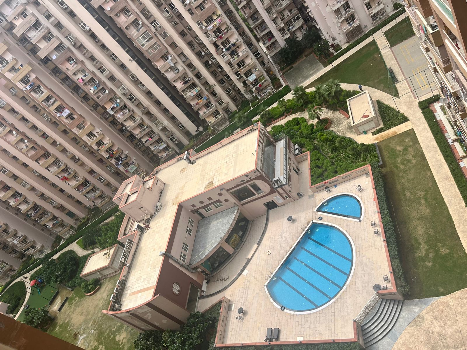 2 BHK + Study Room Apartment For Rent in Supertech Cape Town