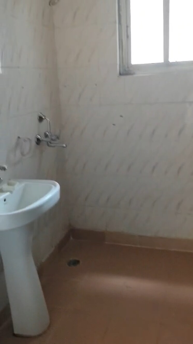 Bathroom, piyush-heights 3 Bedroom 1576 Sq.Ft. Apartment In Sector 89 Faridabad 9037709