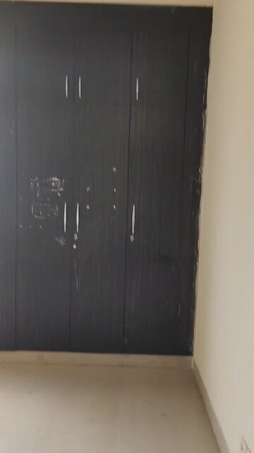 Furnished Amenities in 3 BHK Apartment at Piyush Heights, Sector 89 – for Rent
