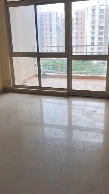 Room in 3 BHK Apartment at Piyush Heights, Sector 89 – for Rent