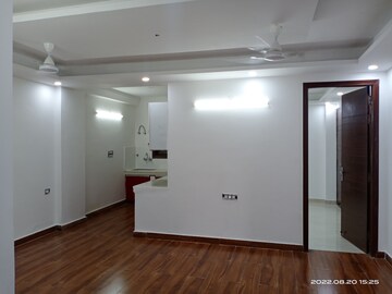 Room in 3 BHK Builder Floor at Vasant Kunj – for Rent