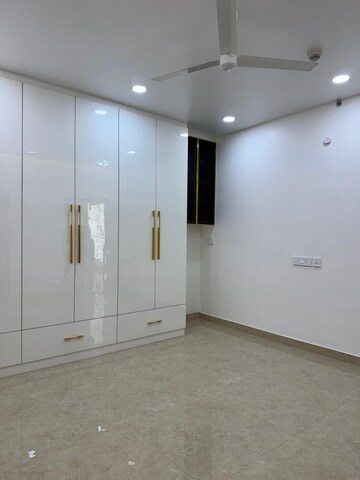 Room in 2 BHK Apartment at Aurobindo Kohinoor, Serilingampally – for Rent