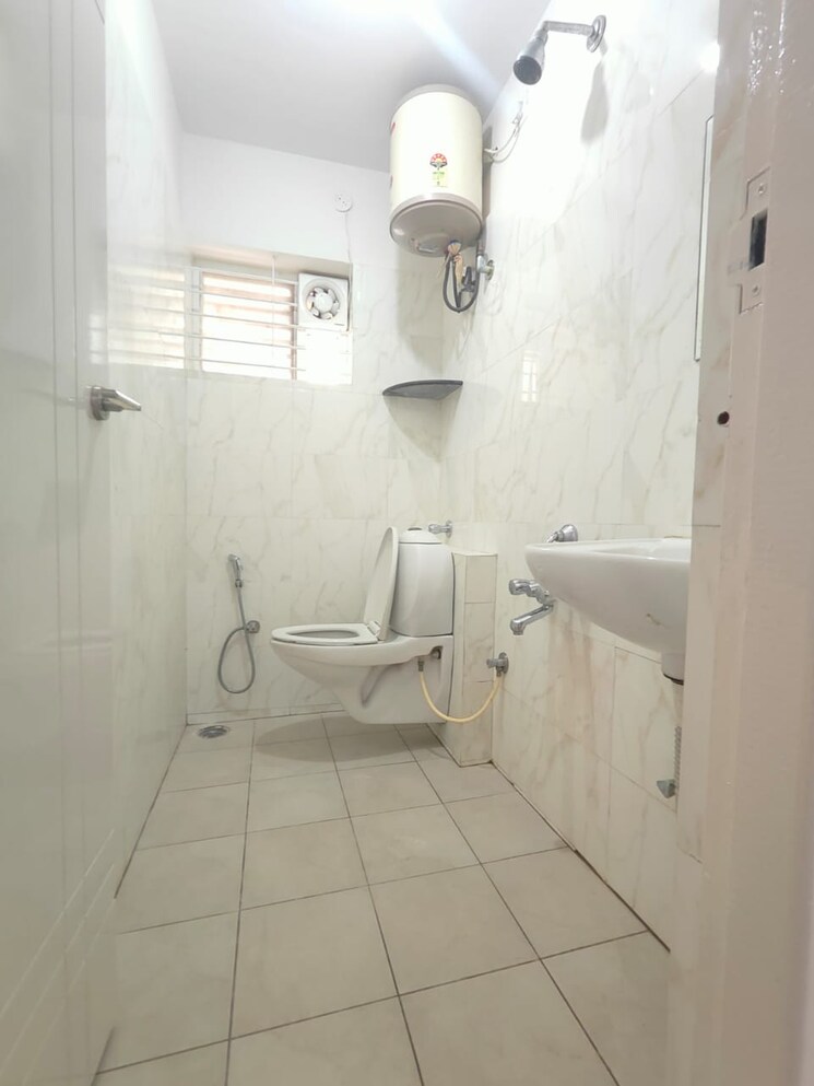 Bathroom, iti layout 2 Bedroom 910 Sq.Ft. Builder Floor In Iti Layout Bangalore 9037774
