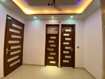 Room in 3 BHK Builder Floor at Sector 17 Dwarka – for Rent