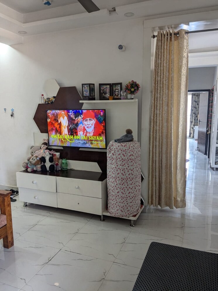 Room, ip extension 3 Bedroom 1600 Sq.Ft. Apartment In Ip Extension Delhi 9037809