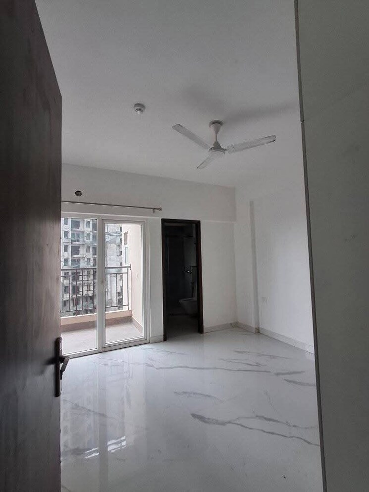 Room, ip extension 3 Bedroom 1250 Sq.Ft. Apartment In Ip Extension Delhi 9037837