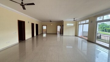 Room in 4 BHK Apartment at Prestige Shantiniketan, Whitefield – for Sale