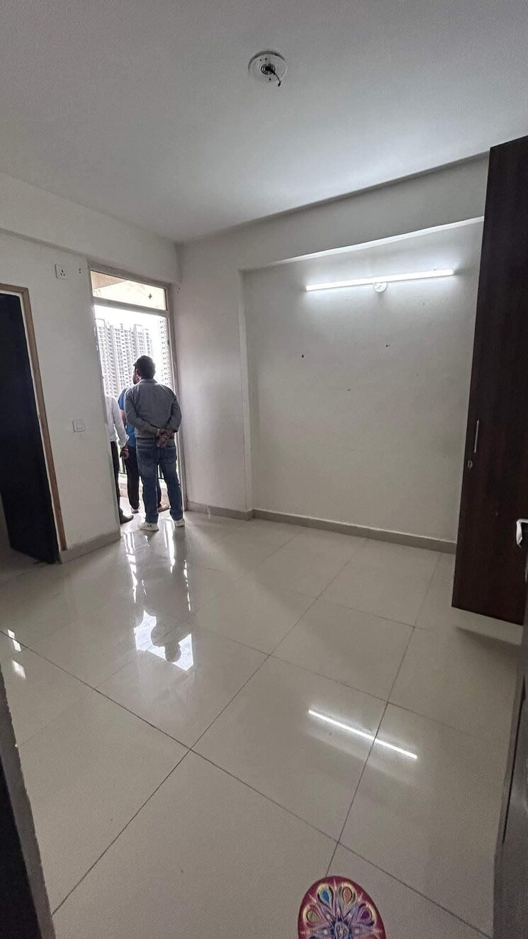 Room, ip extension 3 Bedroom 1250 Sq.Ft. Apartment In Ip Extension Delhi 9037858