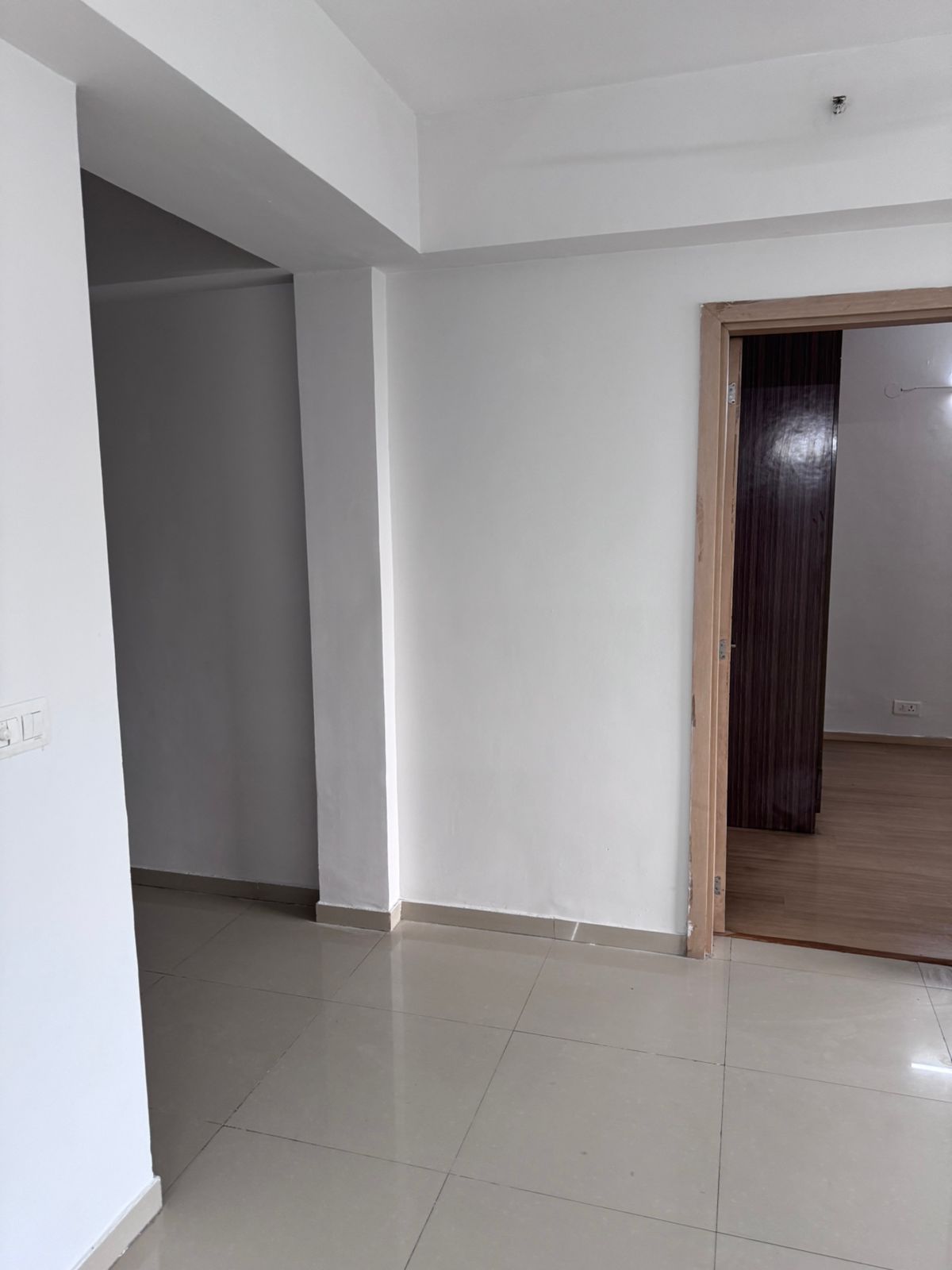 3.5 BHK + Servant Room Apartment For Rent in DLF New Town Heights III