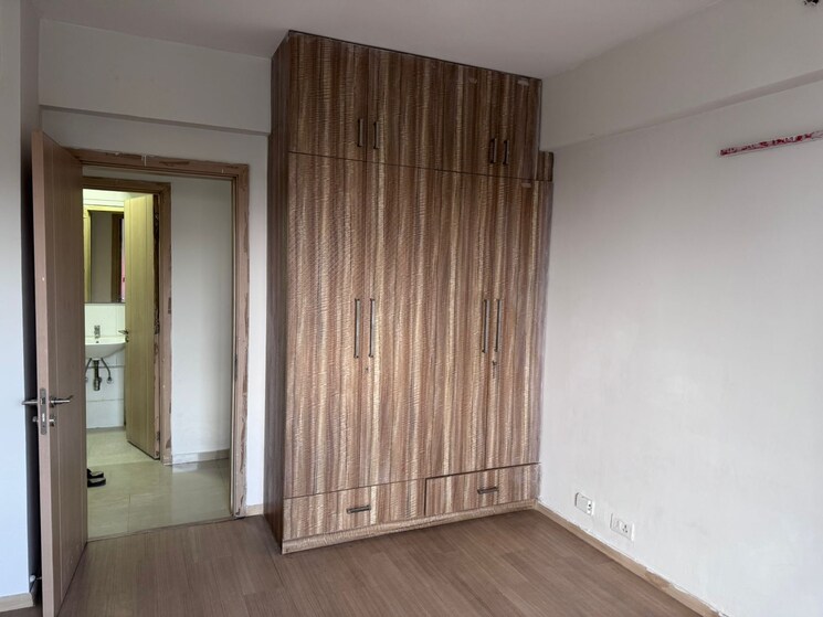 Room, dlf-new-town-heights-iii 3.5 Bedroom 1930 Sq.Ft. Apartment In Sector 91 Gurgaon 9037841