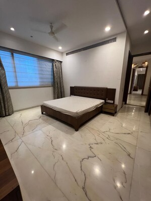 Living Room in 4 BHK Apartment at Satra Signature, Vile Parle West – for Sale
