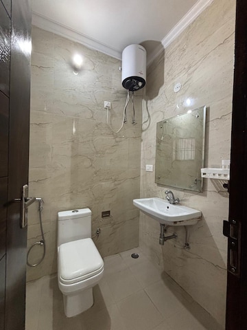 Bathroom in 2 BHK Builder Floor at Sector 40 – for Rent