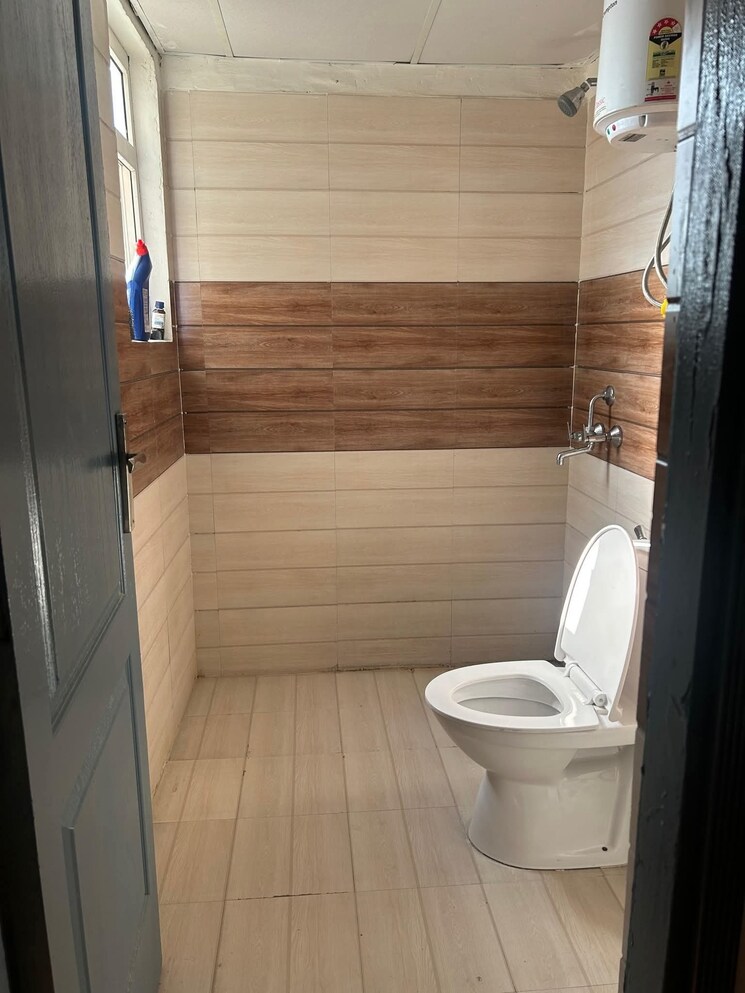 Bathroom, ip extension 2 Bedroom 1000 Sq.Ft. Apartment In Ip Extension Delhi 9037883