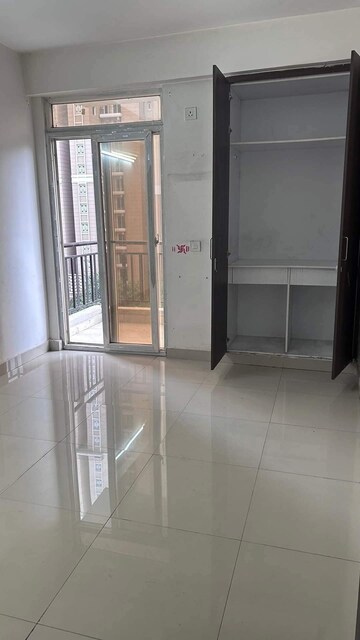 Room in 2 BHK Apartment at Ip Extension – for Rent