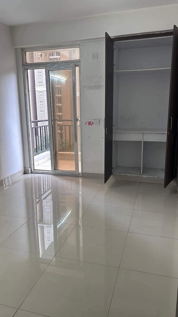 Room, ip extension 2 Bedroom 1000 Sq.Ft. Apartment In Ip Extension Delhi 9037883