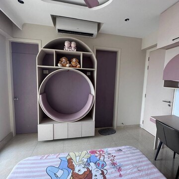Bedroom in 3 BHK Apartment at Saroj Apartment Matunga, Matunga East – for Rent
