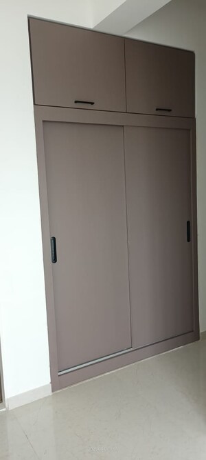 Room in 2 BHK Apartment at Rosa Manhattan, Ghodbunder Road – for Sale