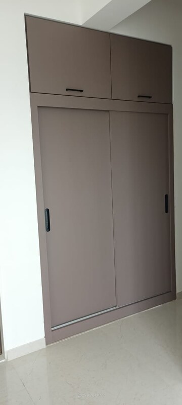 Room in 2 BHK Apartment at Rosa Manhattan, Ghodbunder Road – for Sale