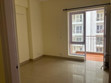 Room in 3 BHK Apartment at Shiv Sai Ozone Park, Sector 86 – for Rent