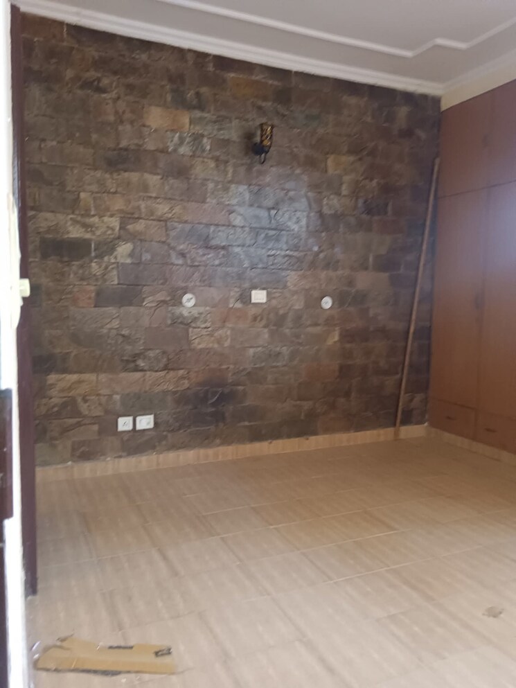 Room, ip extension 3 Bedroom 1250 Sq.Ft. Apartment In Ip Extension Delhi 9037913