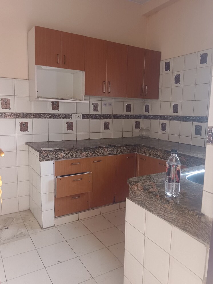 Kitchen, ip extension 3 Bedroom 1250 Sq.Ft. Apartment In Ip Extension Delhi 9037913