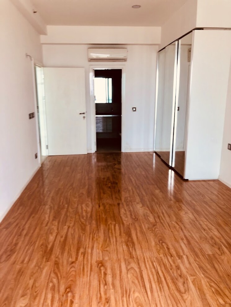 Room, dlf-the-crest 4 Bedroom 3081 Sq.Ft. Apartment In Sector 54 Gurgaon 9037902