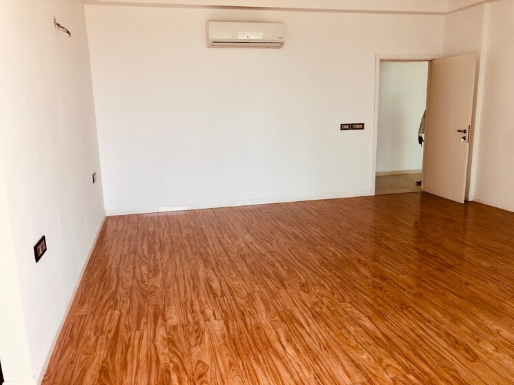 Room, dlf-the-crest 4 Bedroom 3081 Sq.Ft. Apartment In Sector 54 Gurgaon 9037902