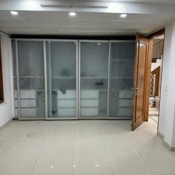 Building Lobby in 6 BHK Independent House at Sector 39 – for Rent