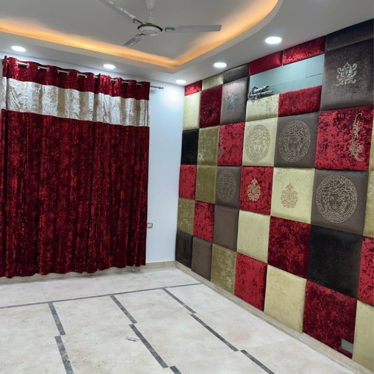 Bedroom, sector 39 6 Bedroom 200 Sq.Mt. Independent House In Sector 39 Noida 9037976